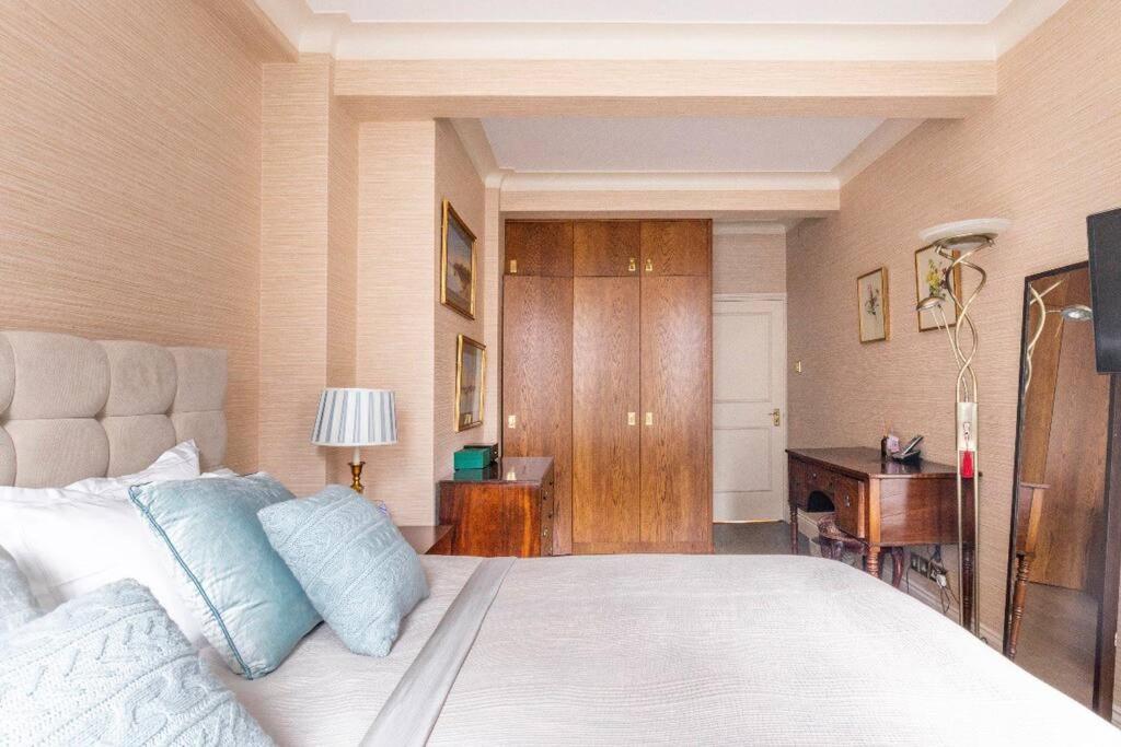 Sloane Street Luxurious / Modern Flat Apartment *