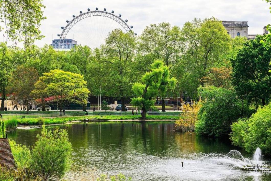 Secluded Royal Ground Sleeps 4 Apartment London