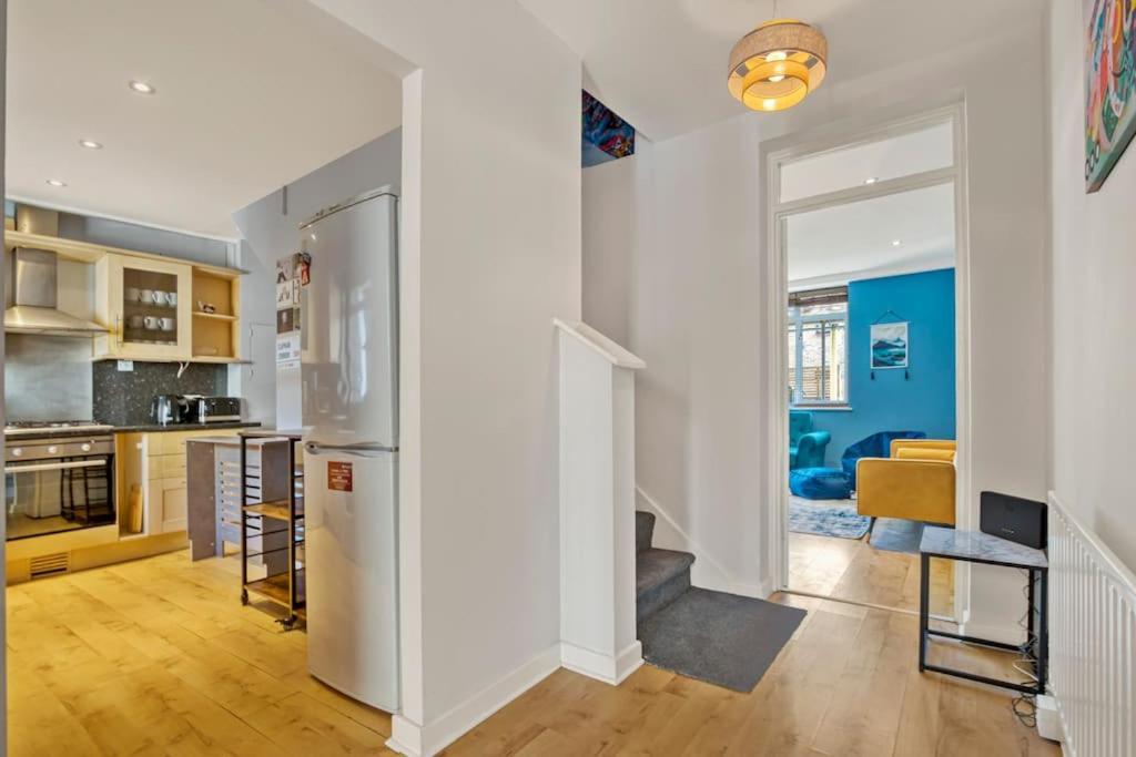 Lovely 3-bed Clapham Common London