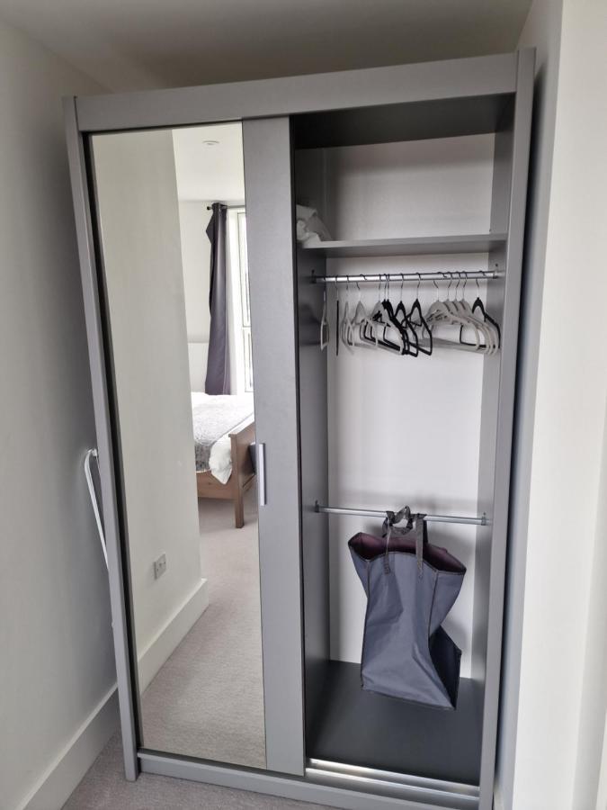 Homestay A Modern Lavish En-suite Bedroom *