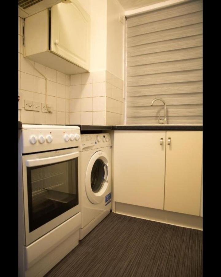 Oxford Street Apartment *