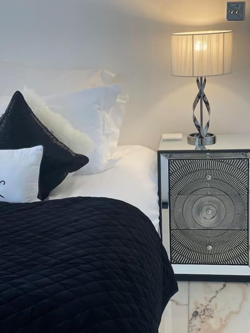 Chelsea Harbour Apartment *