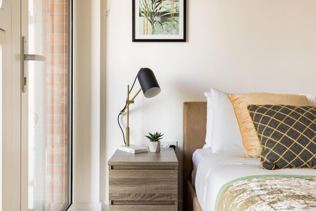 Apartment Wild Roses Serviced - Upton Park *