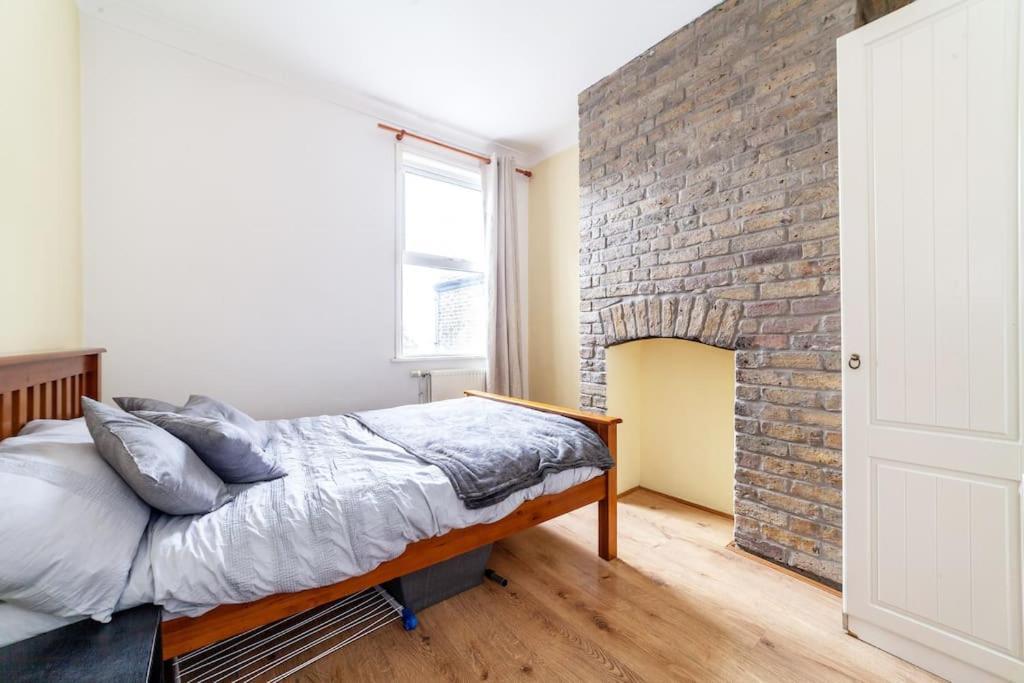 Apartment 2 Bedroom Duplex *