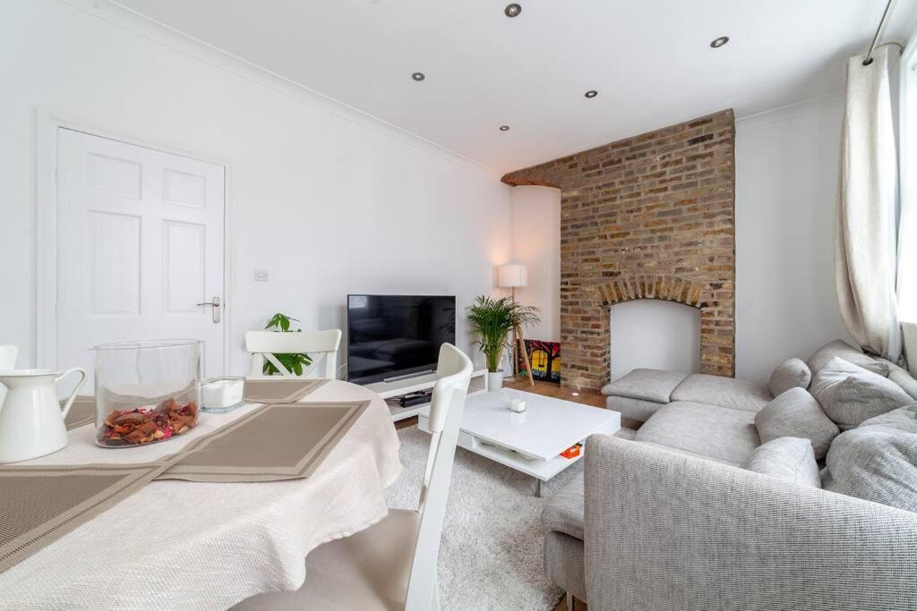 Apartment 2 Bedroom Duplex London