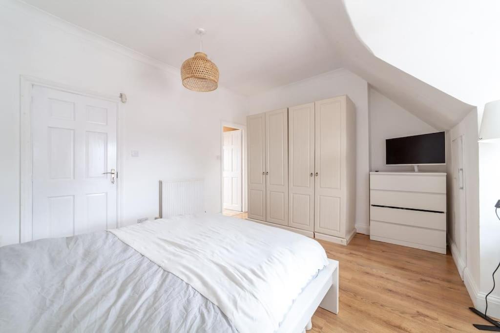 2 Bedroom Duplex Apartment *