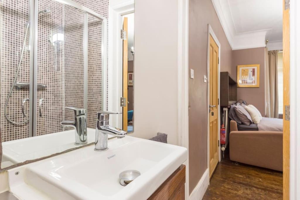 Modern Private London