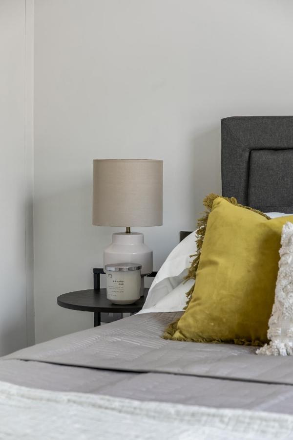 New Build-air Con-2 Bedroom-two Bathrooms 6 Londen