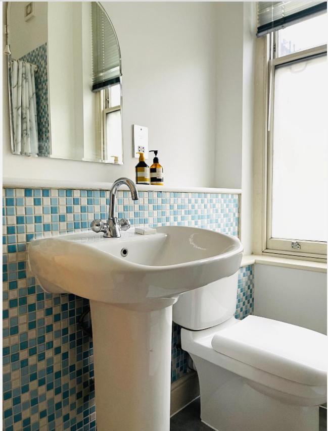 Apartment Lovely & Charming One-bedroom Apartment, Chelsea