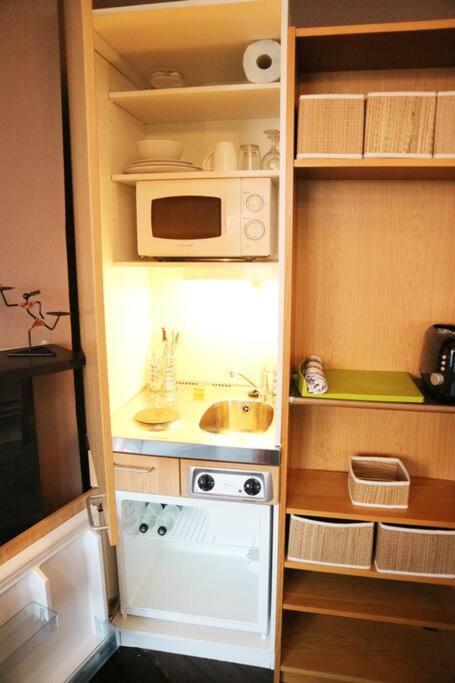 Modern Private * London