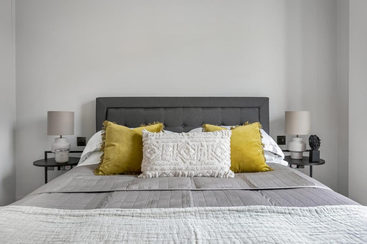 New Build-air Con-2 Bedroom-two Bathrooms 6 Londen