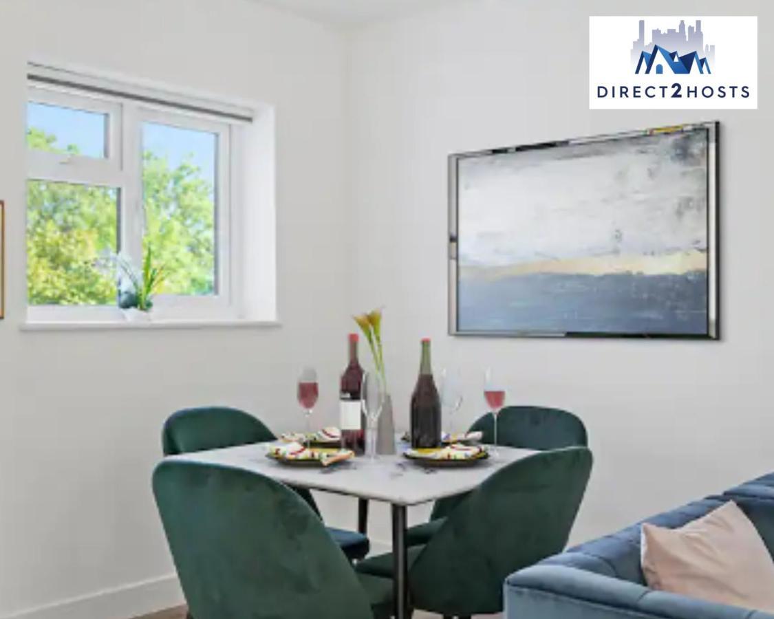 Three Bedroom Beautiful & Comfy Acton Gem By Direct2hosts With King Beds & Free Parking! Apartment London