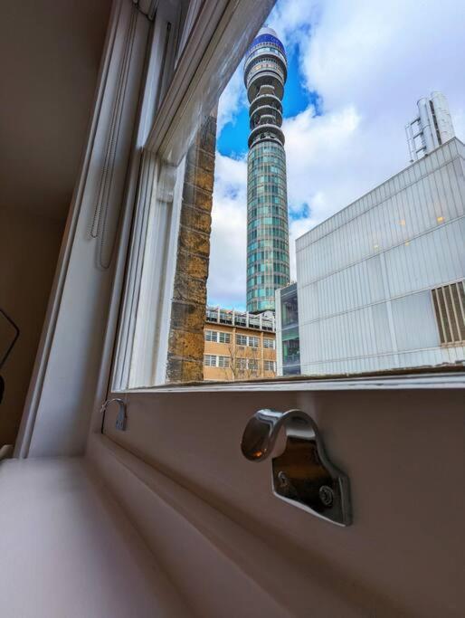 Hello, Fitzrovia! Londen