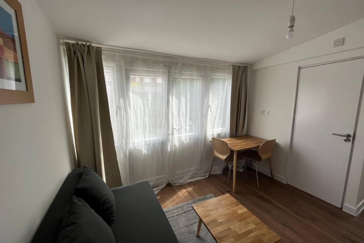 Apartment 1bd Flat With Patio - 5 Min To Airport *