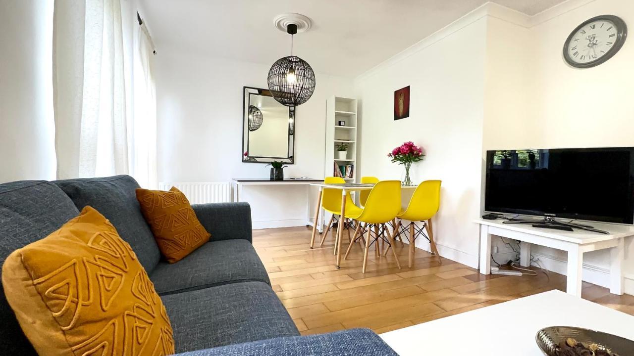 Appartement Amazing Location - Of London- 2 Bedroom Stunning Canal View House With Private Garden,parking & Balcony Londen