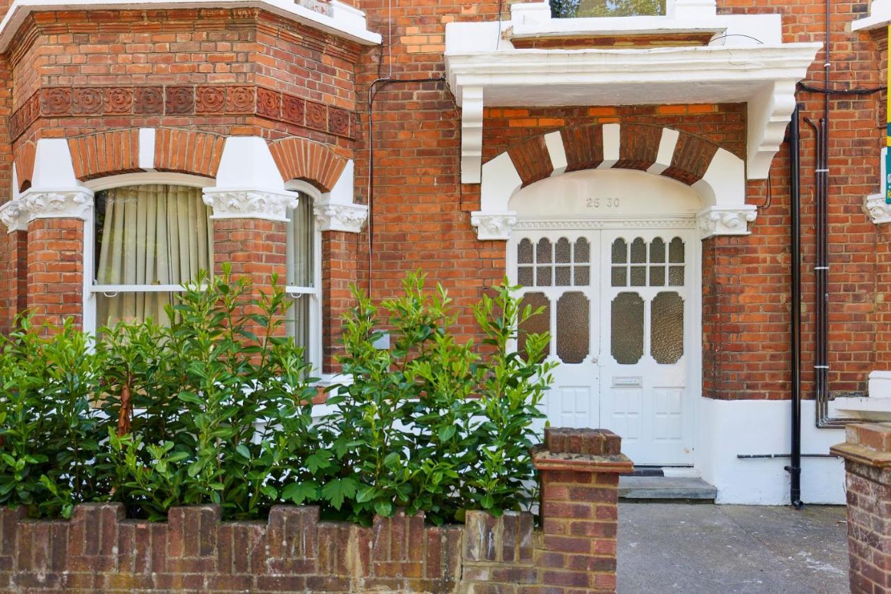 The Elmfield Road Wonder - Dazzling 2bdr Flat * London