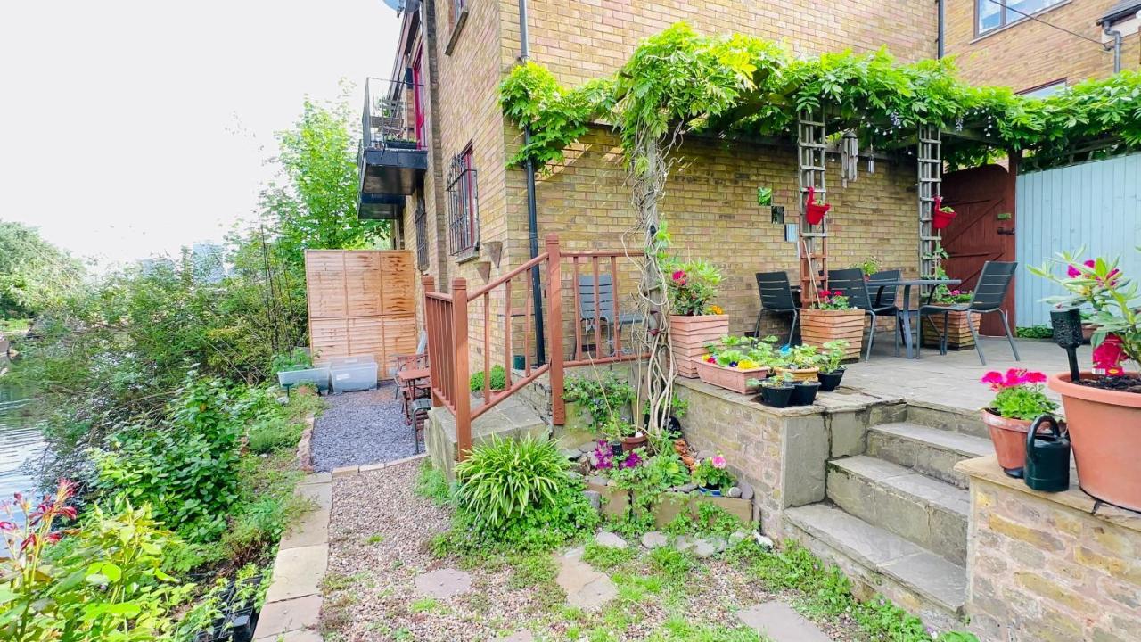 Amazing Location - Of London- 2 Bedroom Stunning Canal View House With Private Garden,parking & Balcony Appartement *