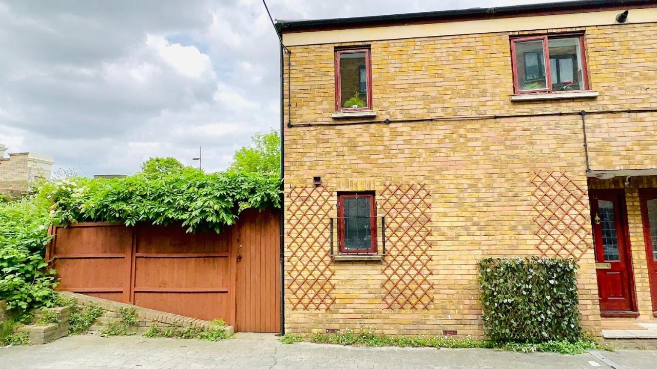 Amazing Location - Of London- 2 Bedroom Stunning Canal View House With Private Garden,parking & Balcony Appartement Londen