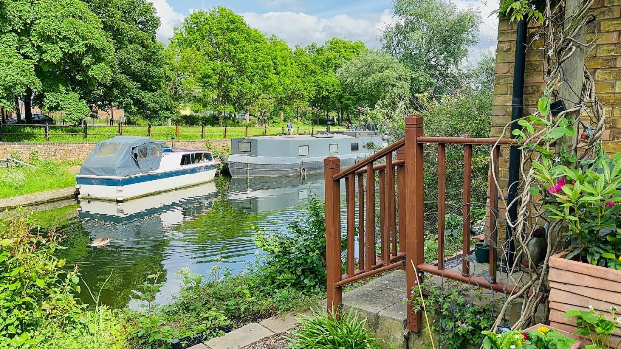 Amazing Location - Of London- 2 Bedroom Stunning Canal View House With Private Garden,parking & Balcony Londen