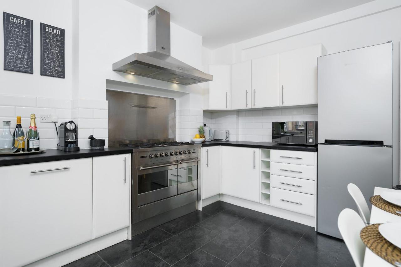 Huge & 3 Bedr, 4 Beds, Covent Gdn * London