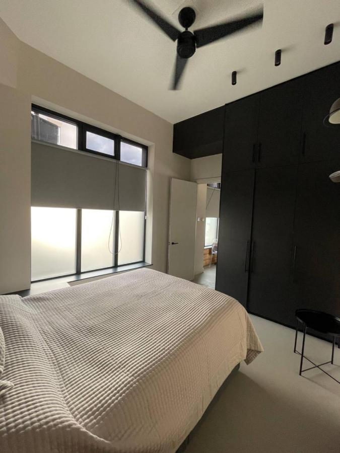 Sleek & 1bd Flat - Battersea Park Apartment