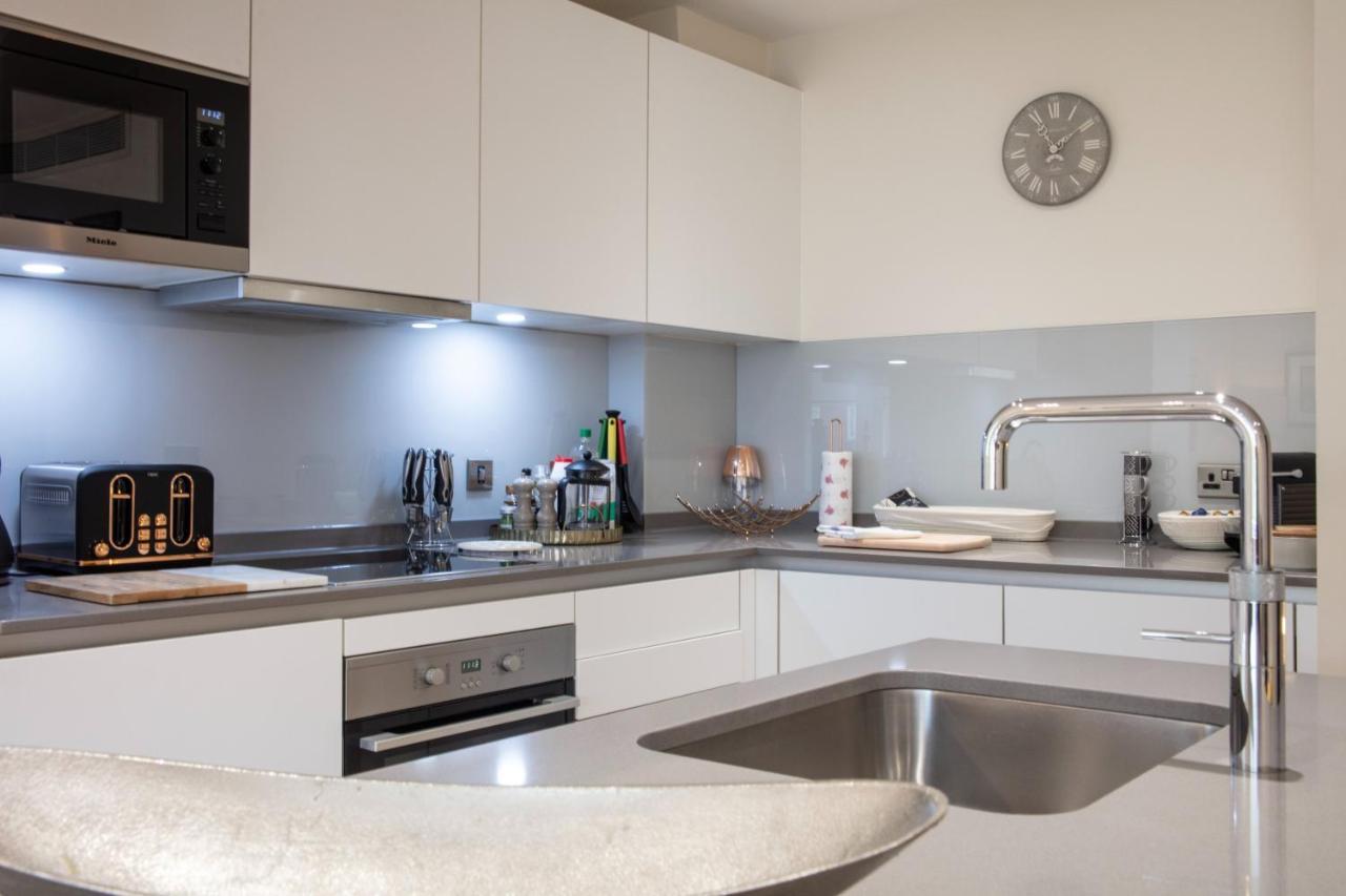 Kensington High Street One Bed Apartment London