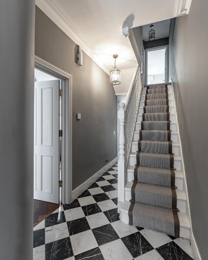 Apartment Central, Stylish And Spacious 4 Bedroom House 2,5 Bathrooms In Shepherd's Bush London