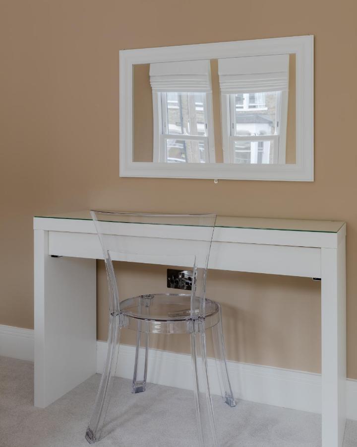 Central, Stylish And Spacious 4 Bedroom House 2,5 Bathrooms In Shepherd's Bush Apartment London