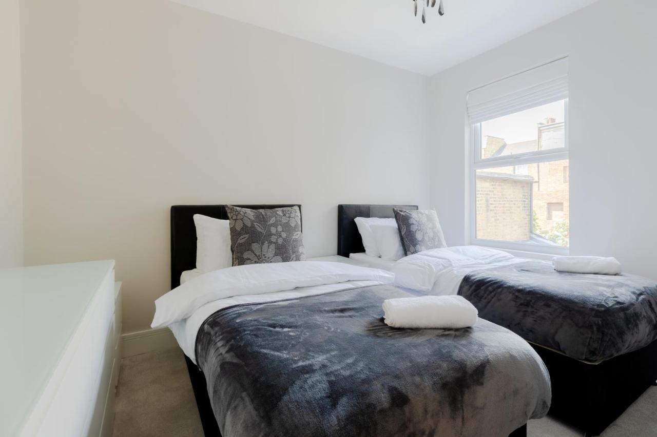 Apartment Central, Stylish And Spacious 4 Bedroom House 2,5 Bathrooms In Shepherd's Bush London