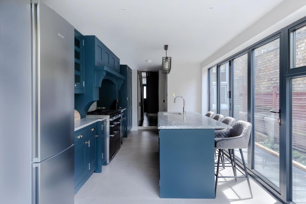 Apartment Central, Stylish And Spacious 4 Bedroom House 2,5 Bathrooms In Shepherd's Bush London