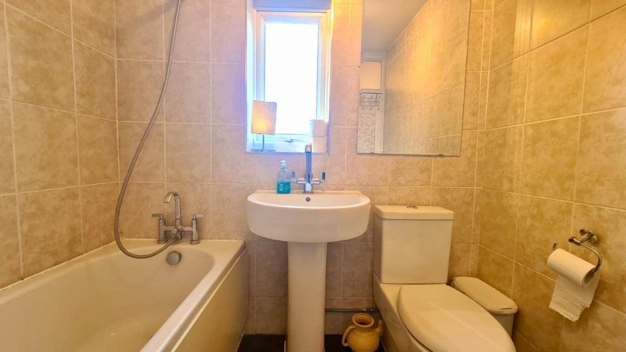 Lovely Private In East Ham Accommodatie bij particulieren Londen