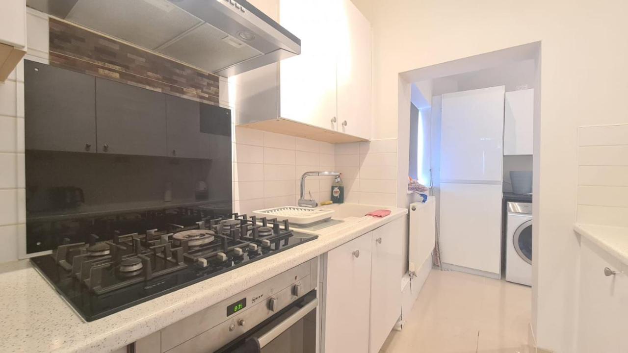 Lovely Private In East Ham Londen