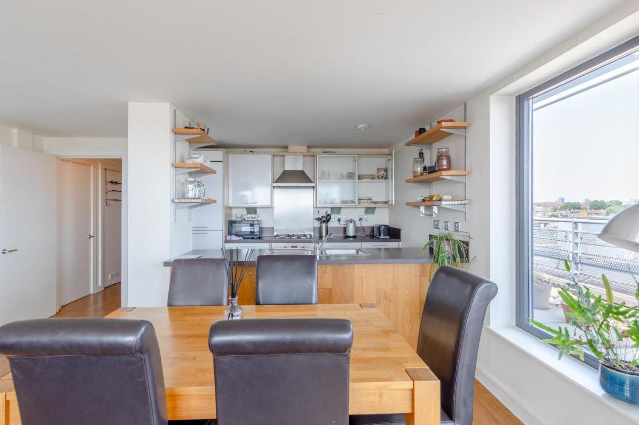Lovely 2bd Flat With Balcony - Stoke Newington Apartment