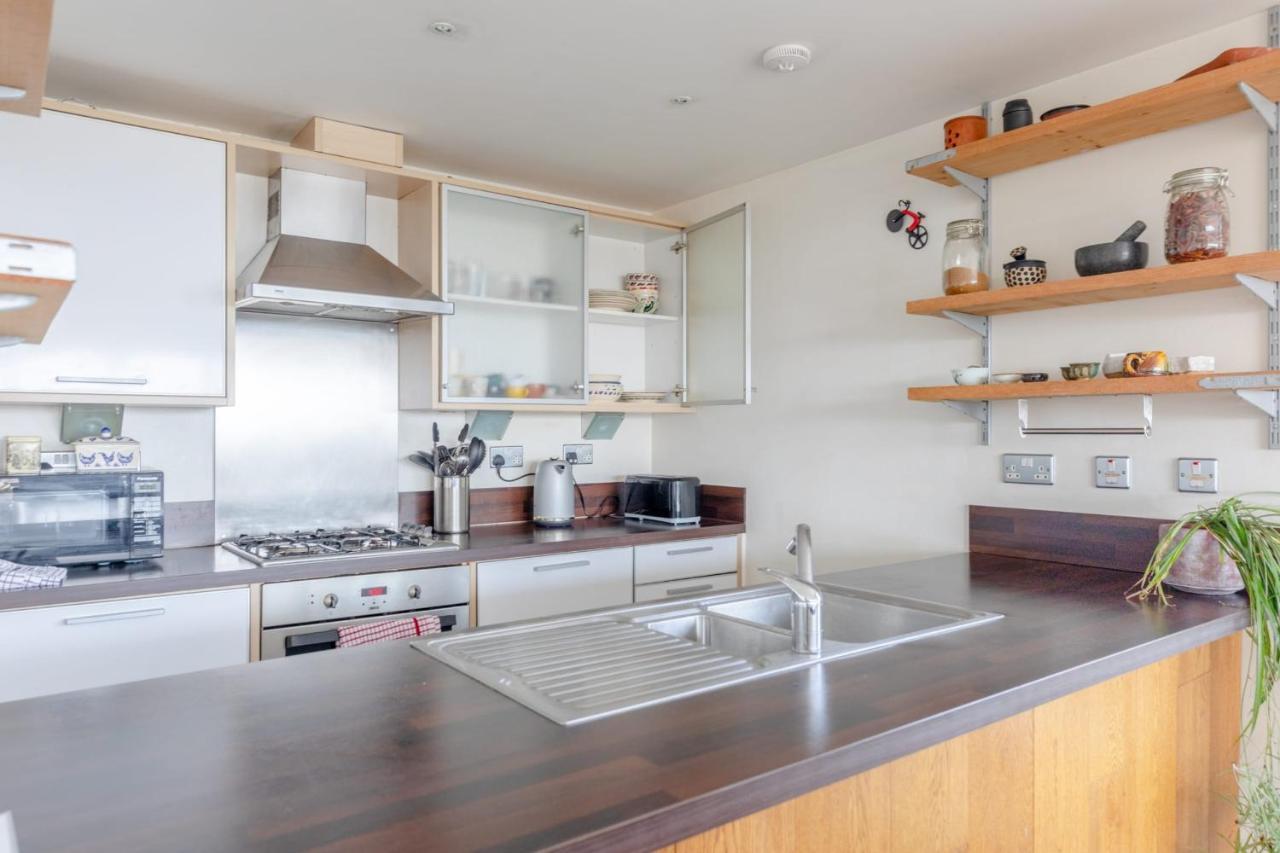Apartment Lovely 2bd Flat With Balcony - Stoke Newington *