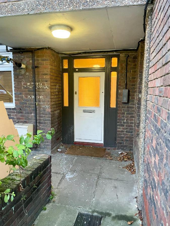 Flat 4, Kingsbury House * London