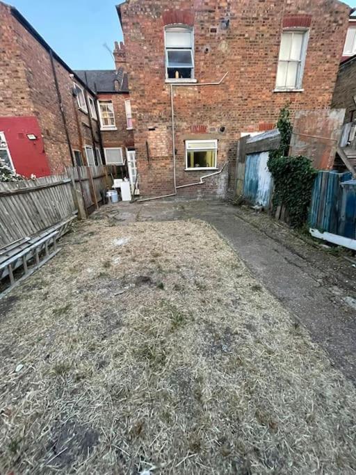 Ground Floor 2 Bed Flat With Garden North
