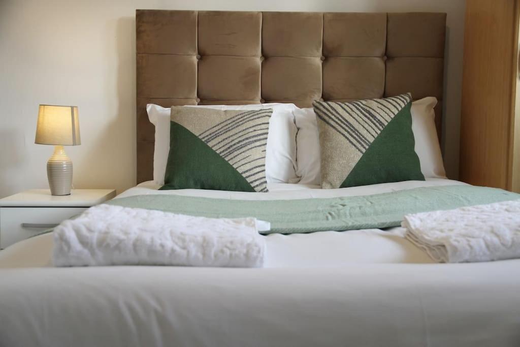 Apartment Ensuite With Kitchen Modern Large Double-bed In Zone 2 *