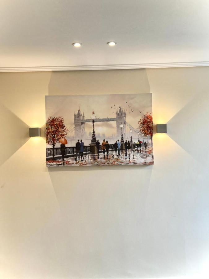 Luxuries 2 Bed Flat In Canary Wharf * London