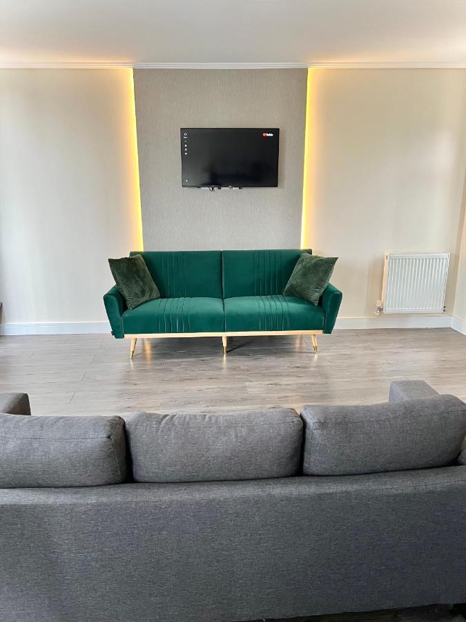 Luxuries 2 Bed Flat In Canary Wharf *