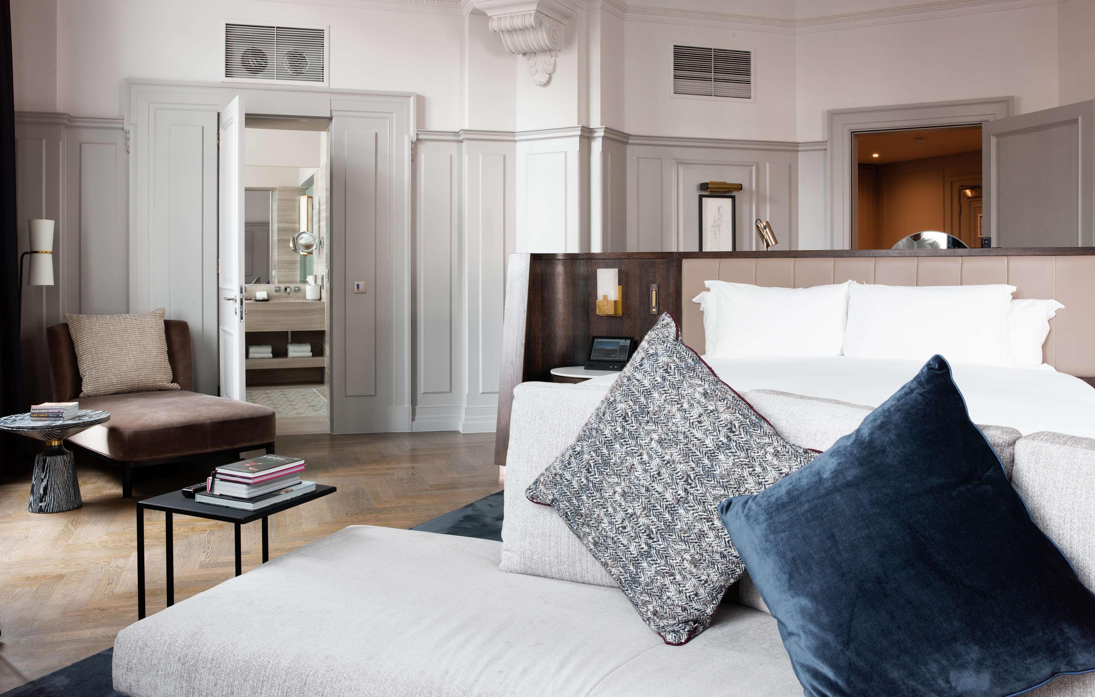 Hotel The Trafalgar St. James, Curio Collection By Hilton