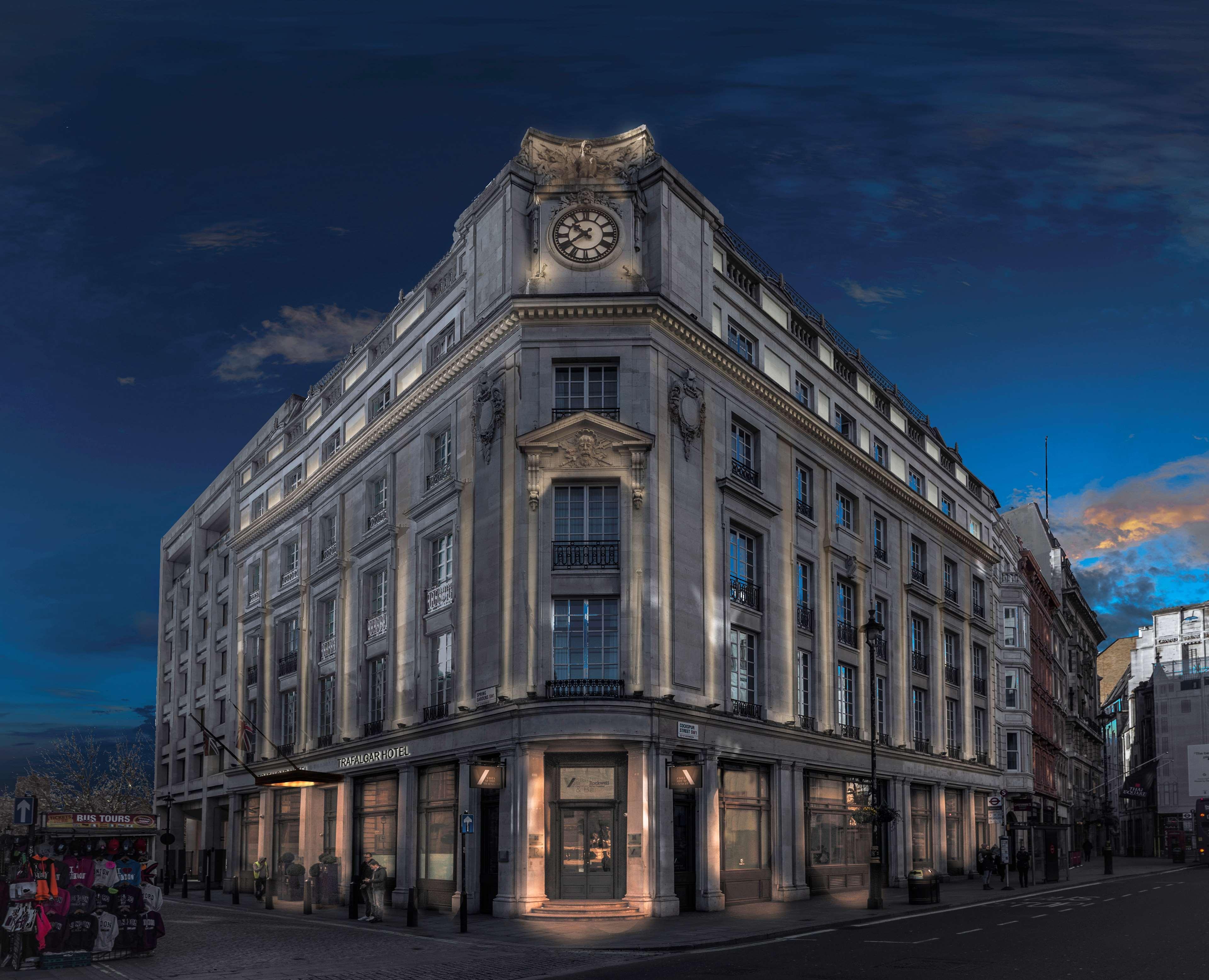 Hotel The Trafalgar St. James, Curio Collection By Hilton London