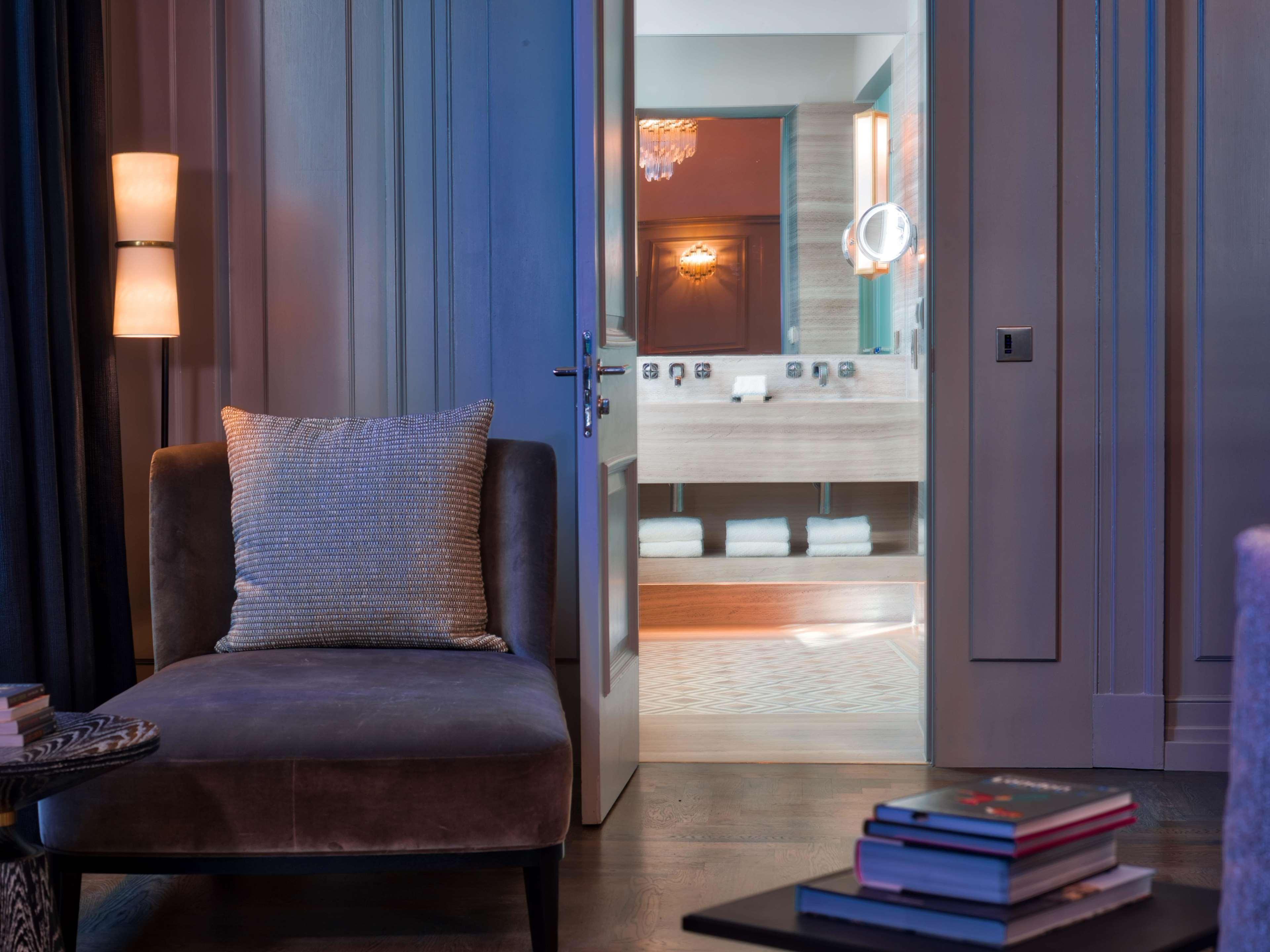The Trafalgar St. James, Curio Collection By Hilton 5* London
