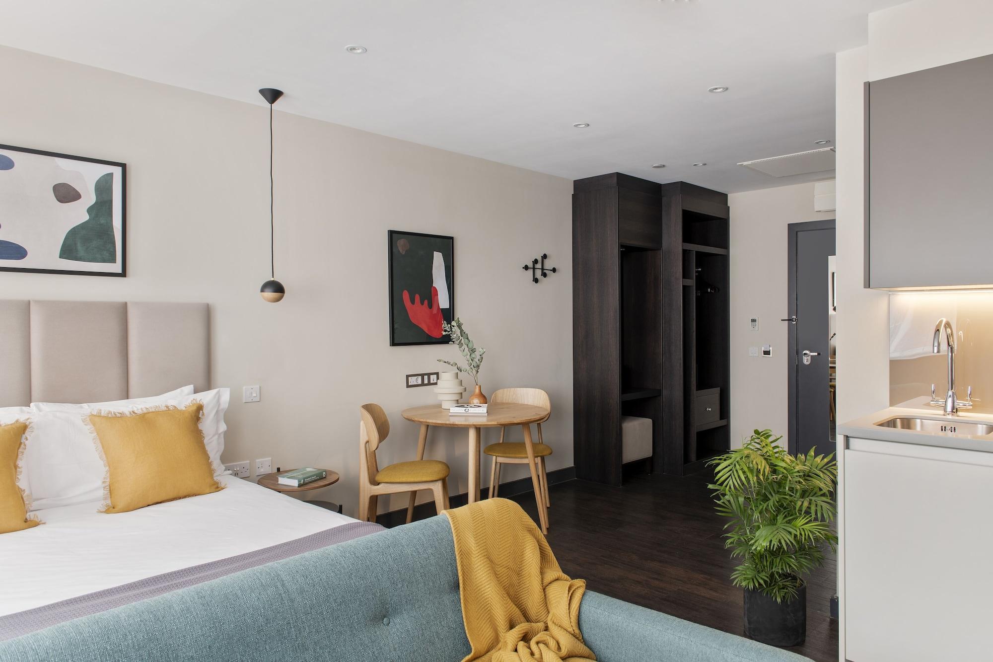 Cove Cannon Street Hotel 4*