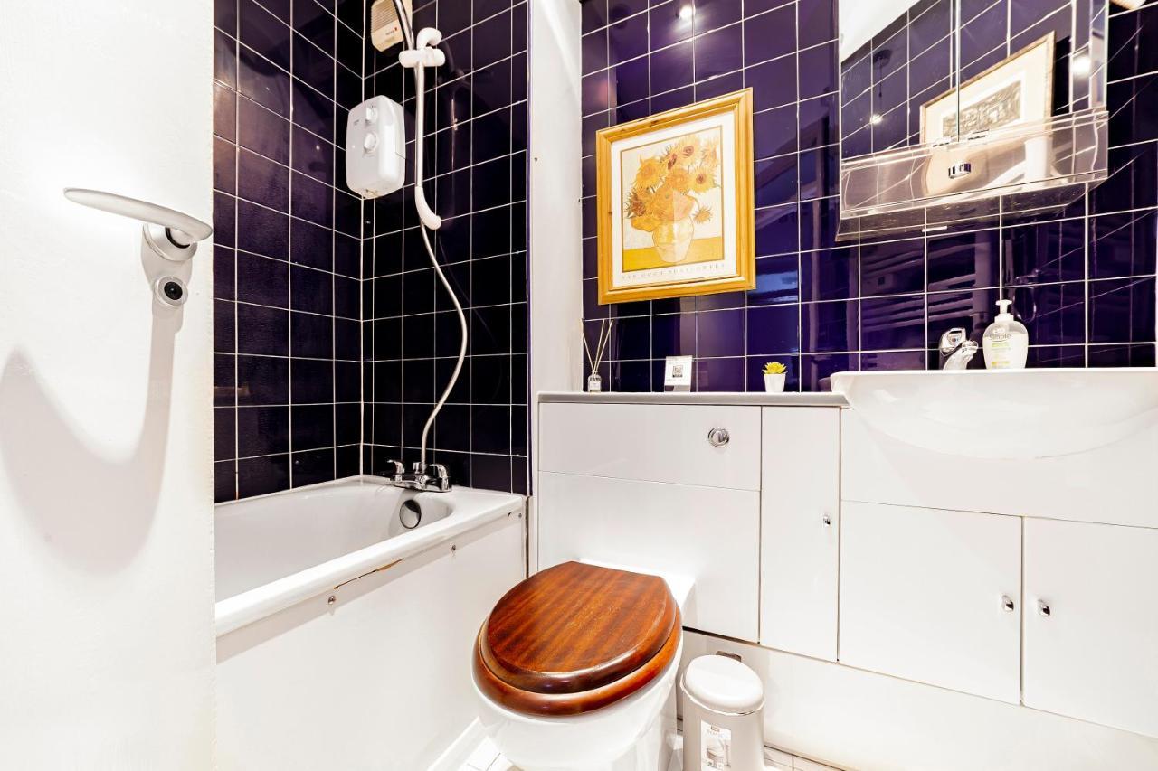 Lovely In Tower Hill, Fantastic Location * London