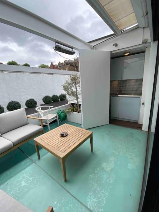 Stunning 4 Bed Mews House With Patio Vakantiehuis Londen