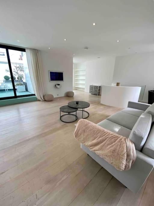 Stunning 4 Bed Mews House With Patio * Londen