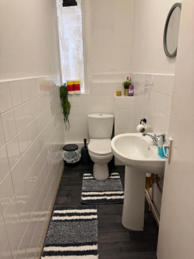 Central Location, Close To Bars Restaurants And Train Stations Accommodatie bij particulieren *