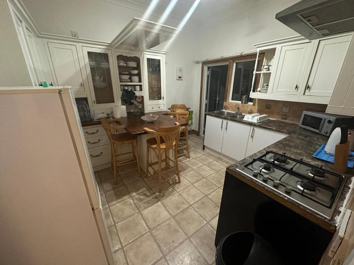 4 Double Bed Family 15 Mins From Central Ldn *