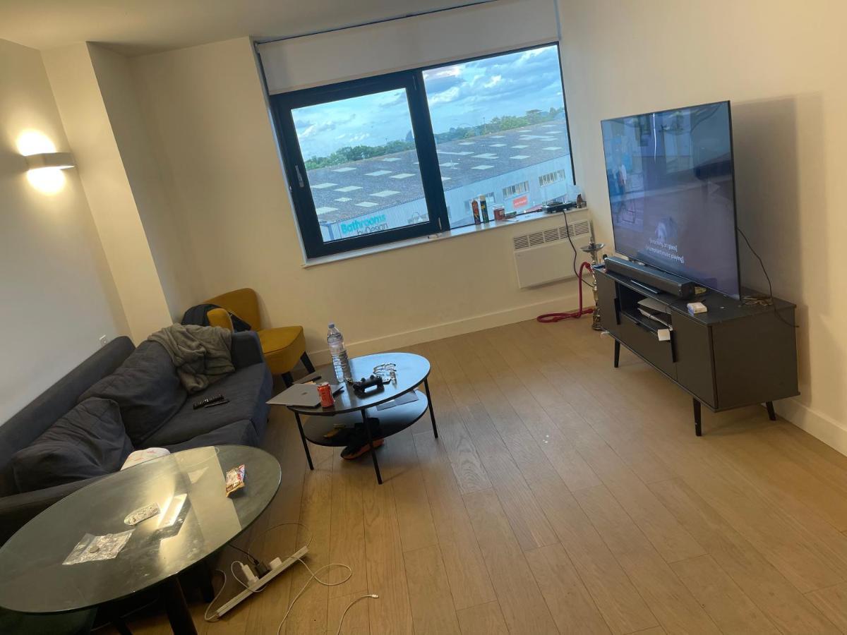 Apartment Lovely Bright, Modern 1-bed London