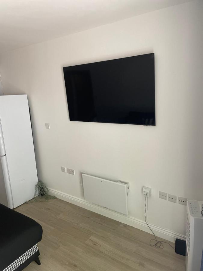 Mac-stephneil Homes * London